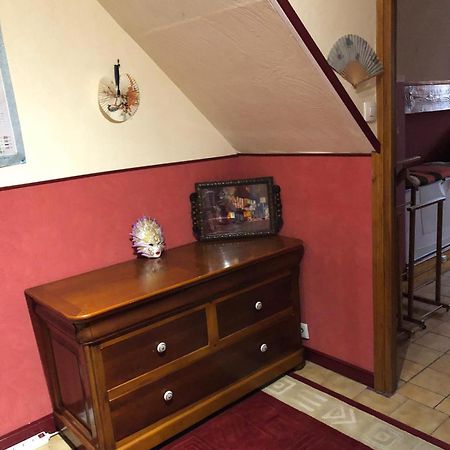 Yufan Apartment La Ville-du-Bois Bagian luar foto